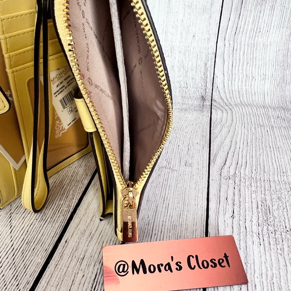 Michael Kors Wallet - Picture 3 of 9